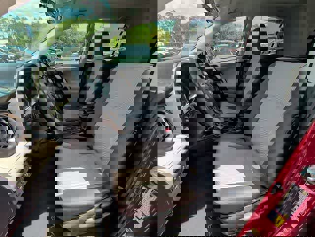 Used 2013 Toyota RAV4 LE image 13