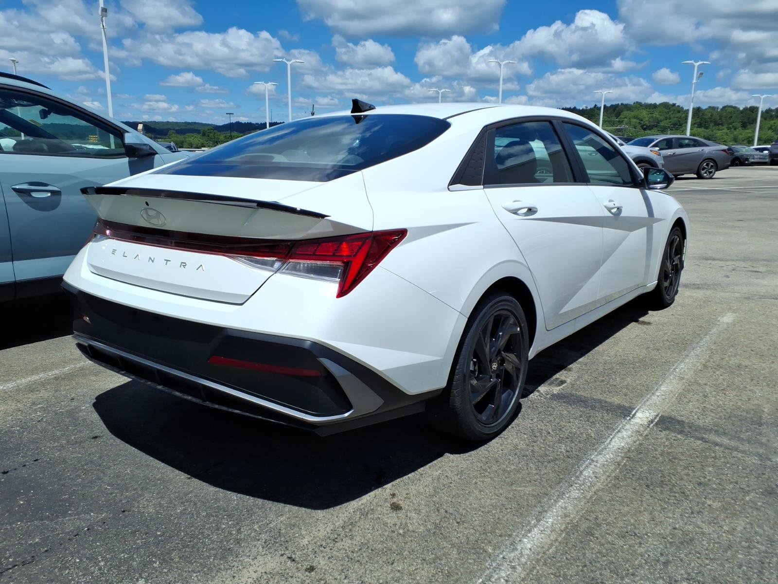 New 2026 Hyundai Elantra SEL Sport FWD image 4