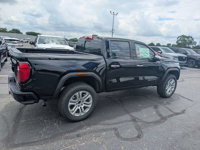 New 2026 GMC Canyon Denali w/ LPO, Denali Black Edition AWD/4WD image 8