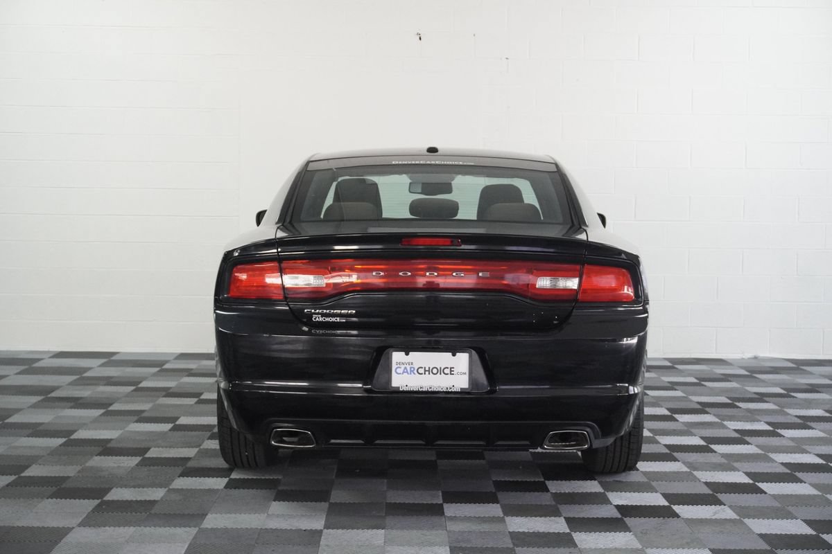 Used 2013 Dodge Charger SE w/ Connectivity Group RWD image 4