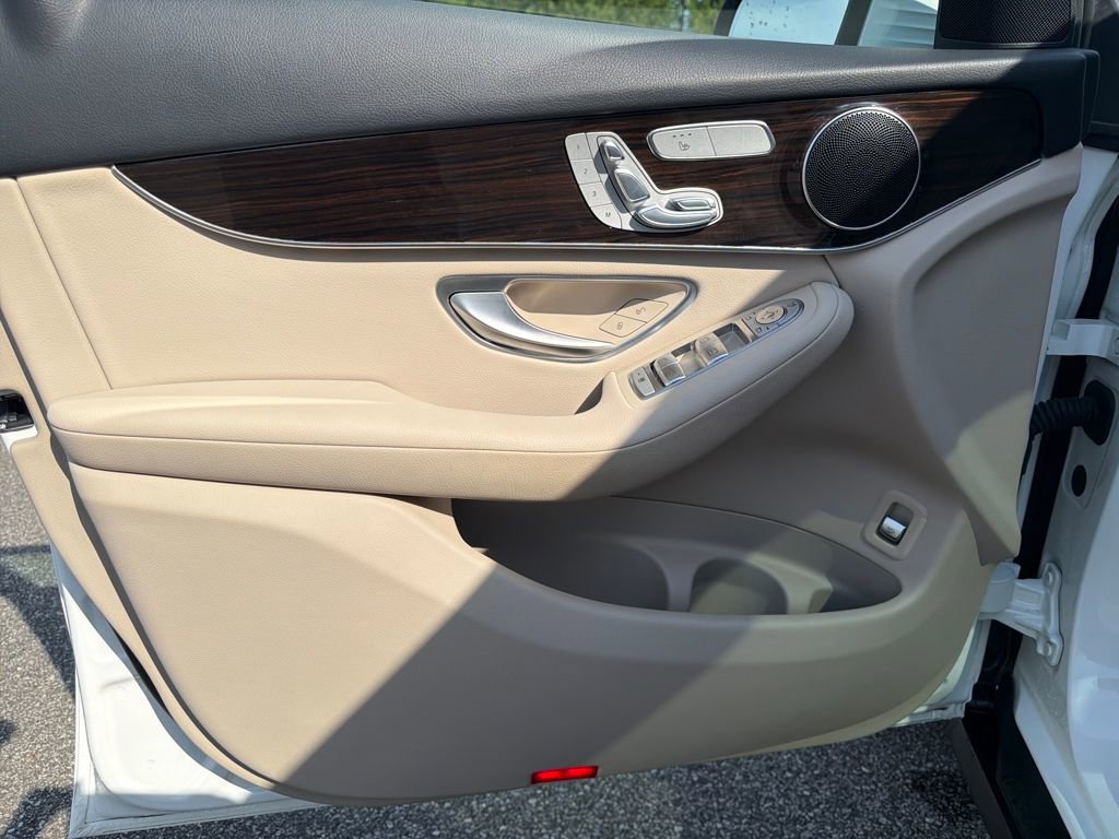 Certified 2022 Mercedes-Benz GLC 300 image 27