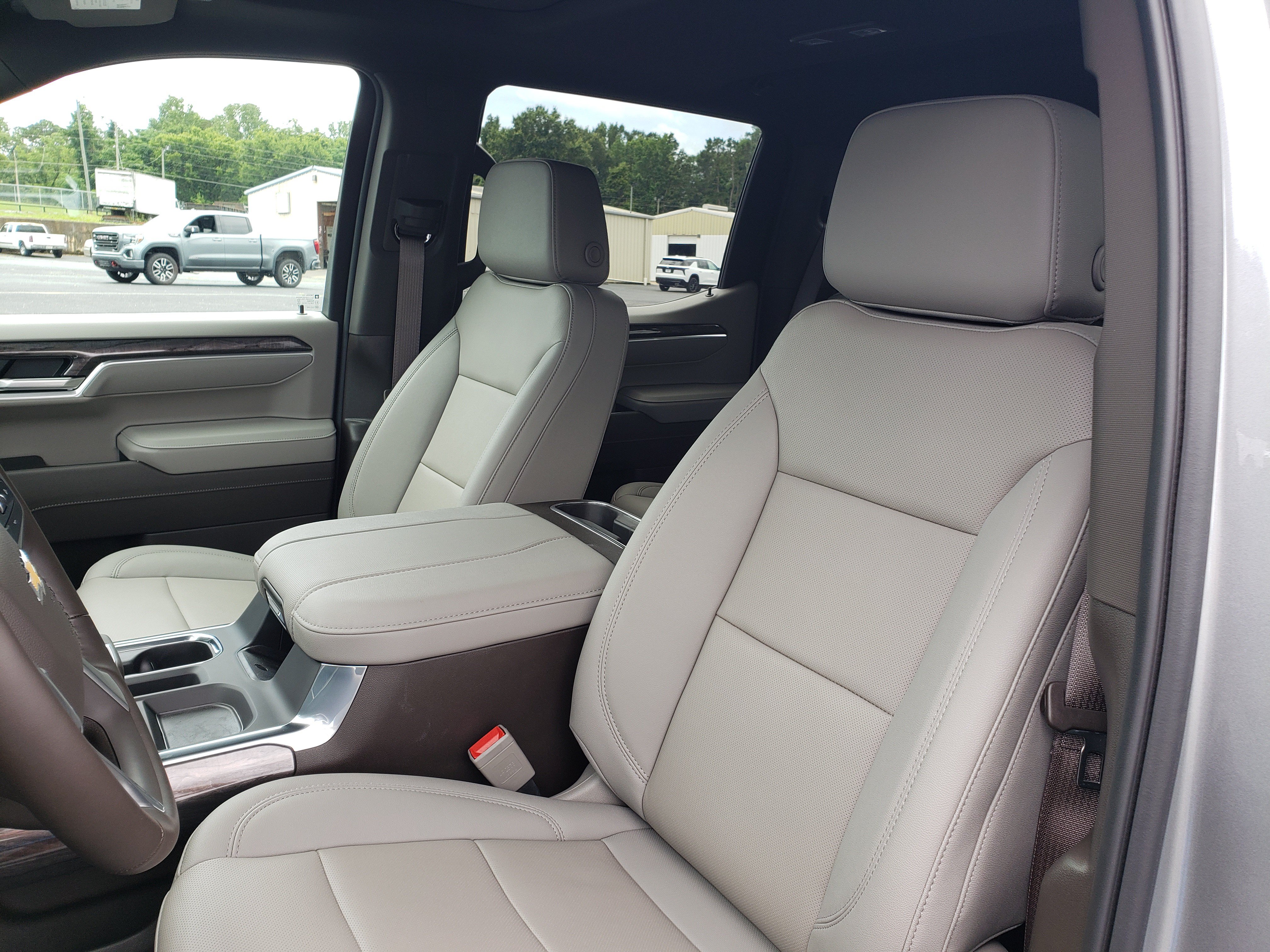 New 2026 Chevrolet Silverado 1500 LTZ w/ LTZ Premium Package AWD/4WD image 26