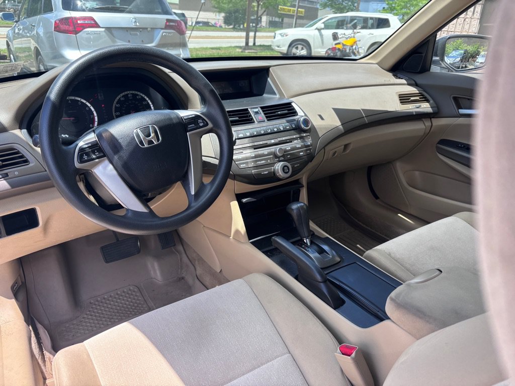 Used 2010 Honda Accord LX image 2