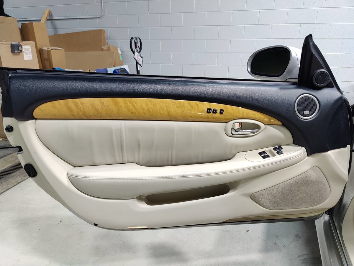 Used 2002 Lexus SC 430 Convertible RWD image 22