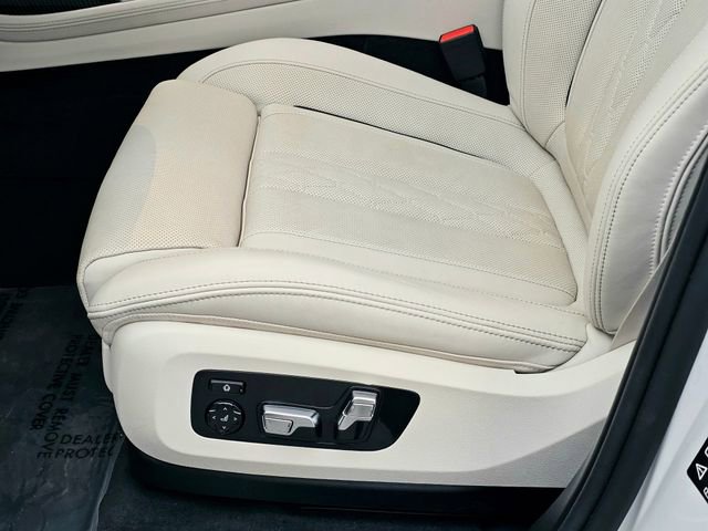 Used 2025 BMW X7 M60i image 20