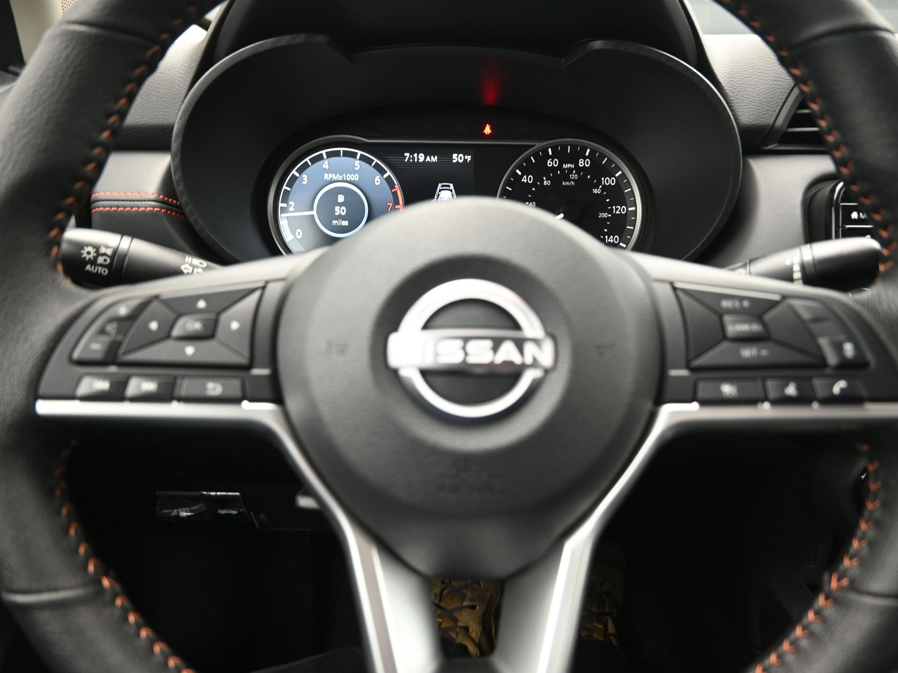 New 2025 Nissan Versa SR image 14