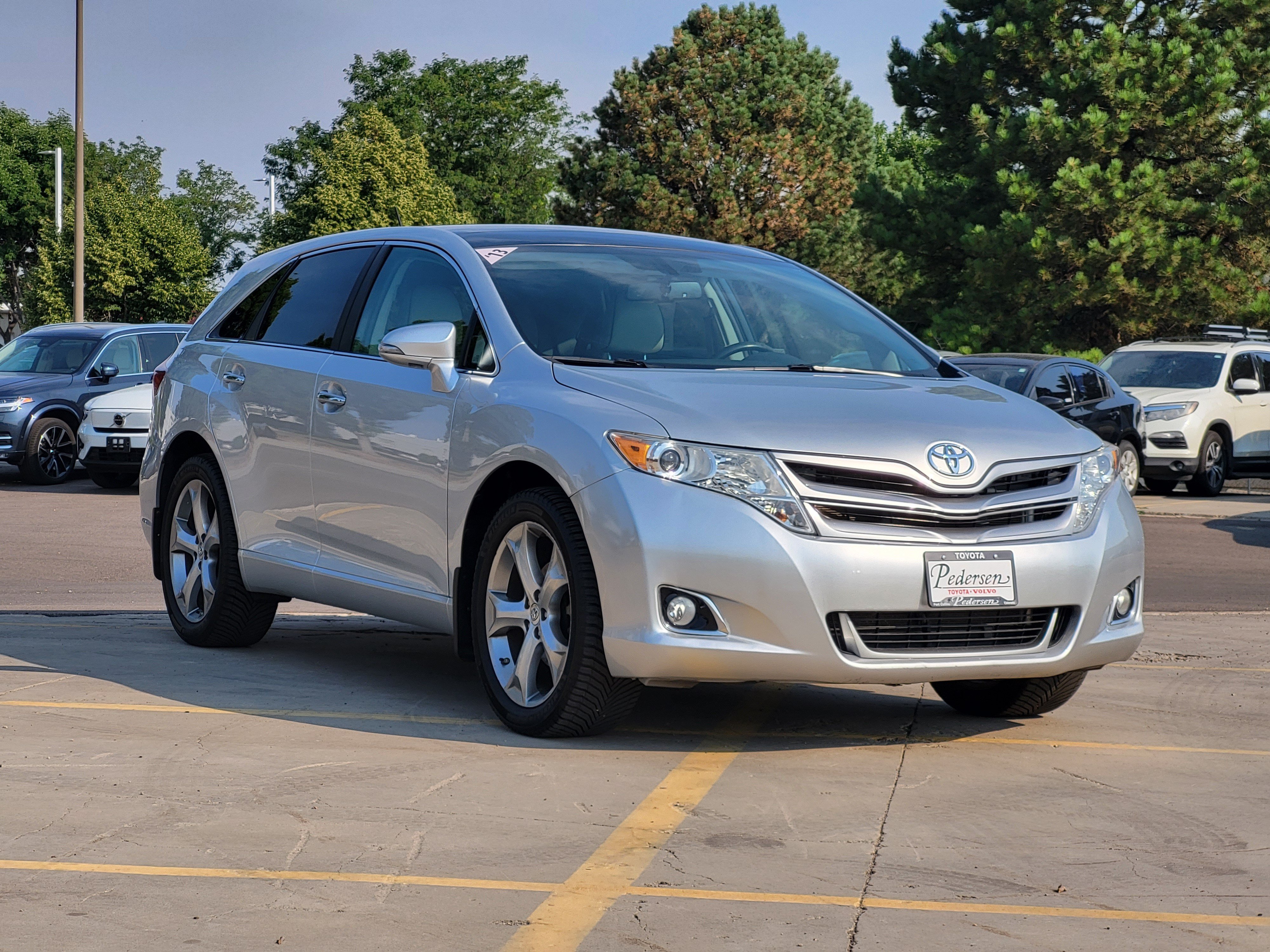 Used 2013 Toyota Venza XLE w/ XLE Premium Pkg AWD/4WD image 2