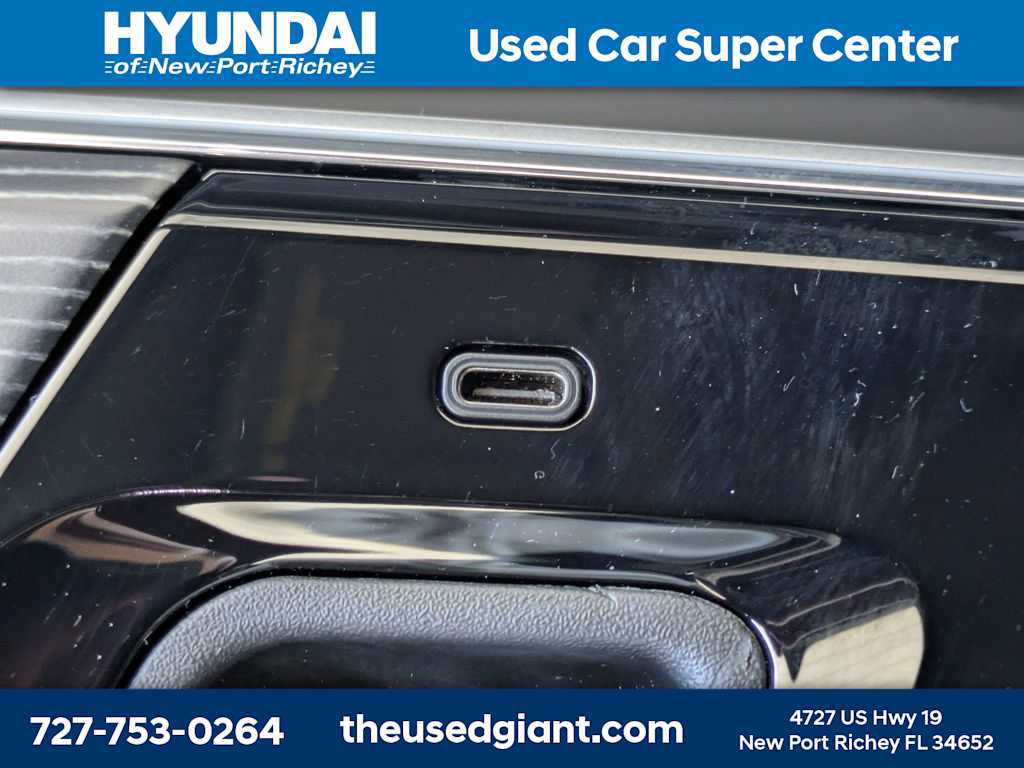 Used 2024 Cadillac Lyriq Luxury RWD image 32