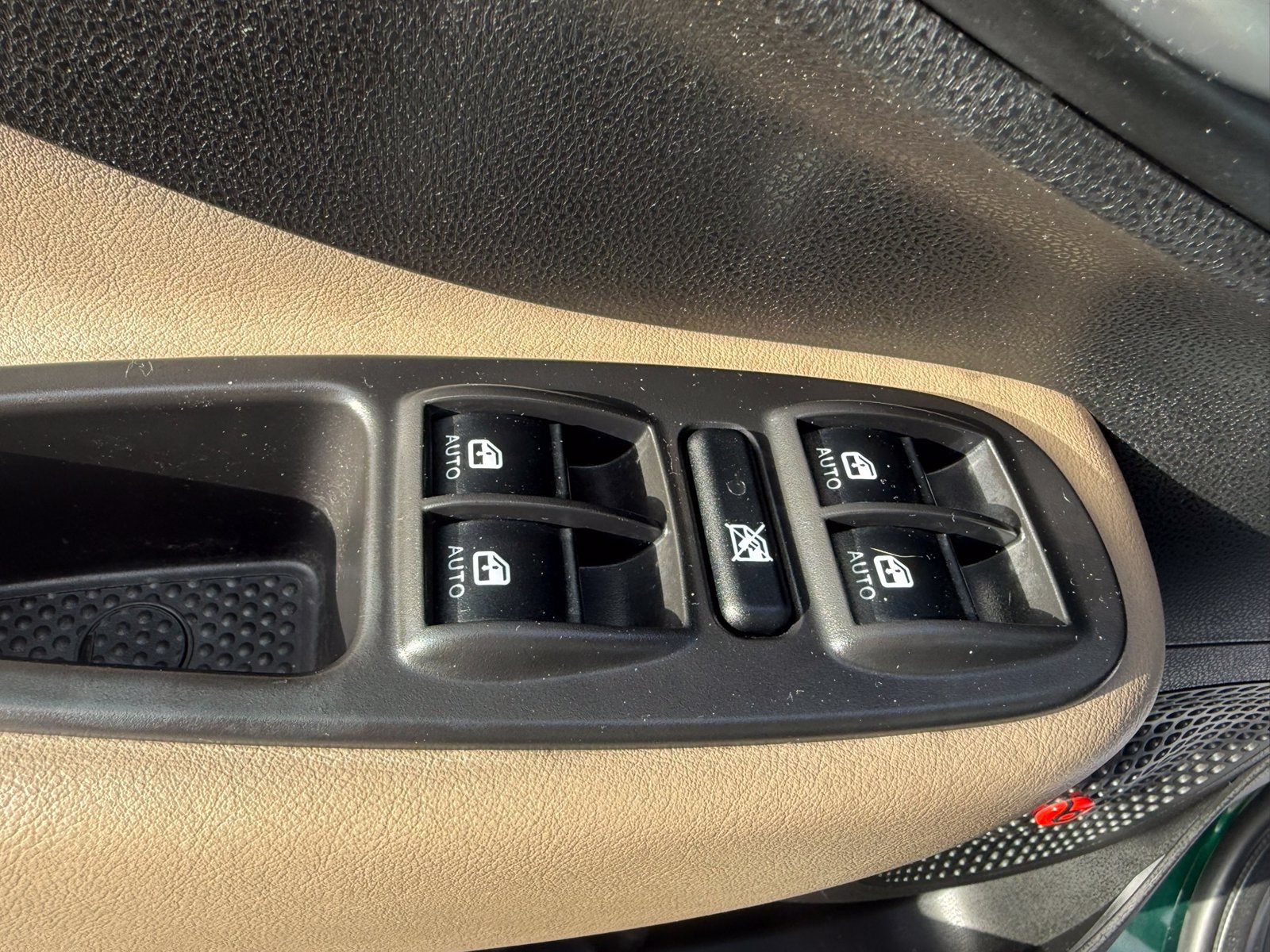 Used 2015 FIAT 500L Trekking FWD image 24