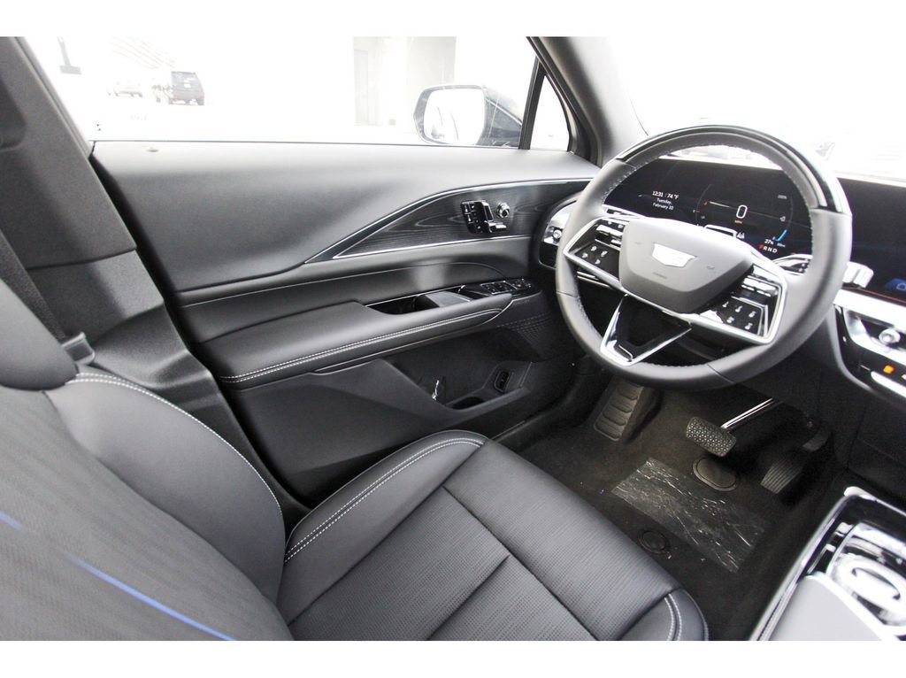New 2026 Cadillac Lyriq Luxury image 8
