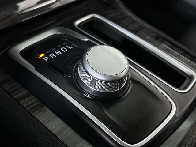 Used 2021 Chrysler 300 Touring RWD image 16