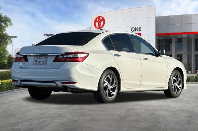 Used 2017 Honda Accord LX image 4