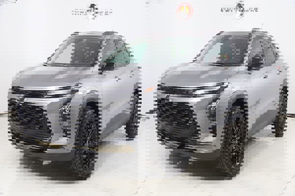 Used 2024 Chevrolet Trax ACTIV w/ Sunroof Package image 5