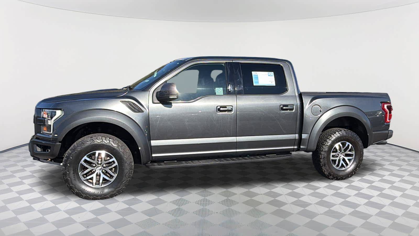 Used 2018 Ford F150 Raptor w/ Equipment Group 802A Luxury AWD/4WD image 8