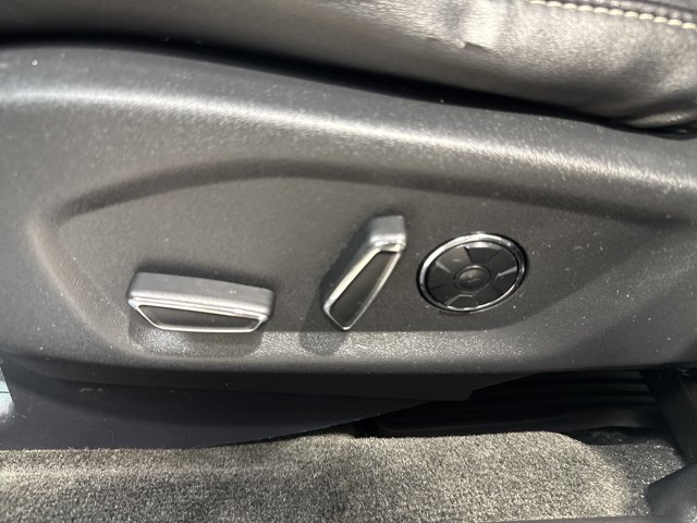 Used 2016 Ford Explorer Platinum AWD/4WD image 28