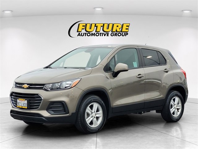 Used 2022 Chevrolet Trax LS w/ Tint and Cruise Package image 5