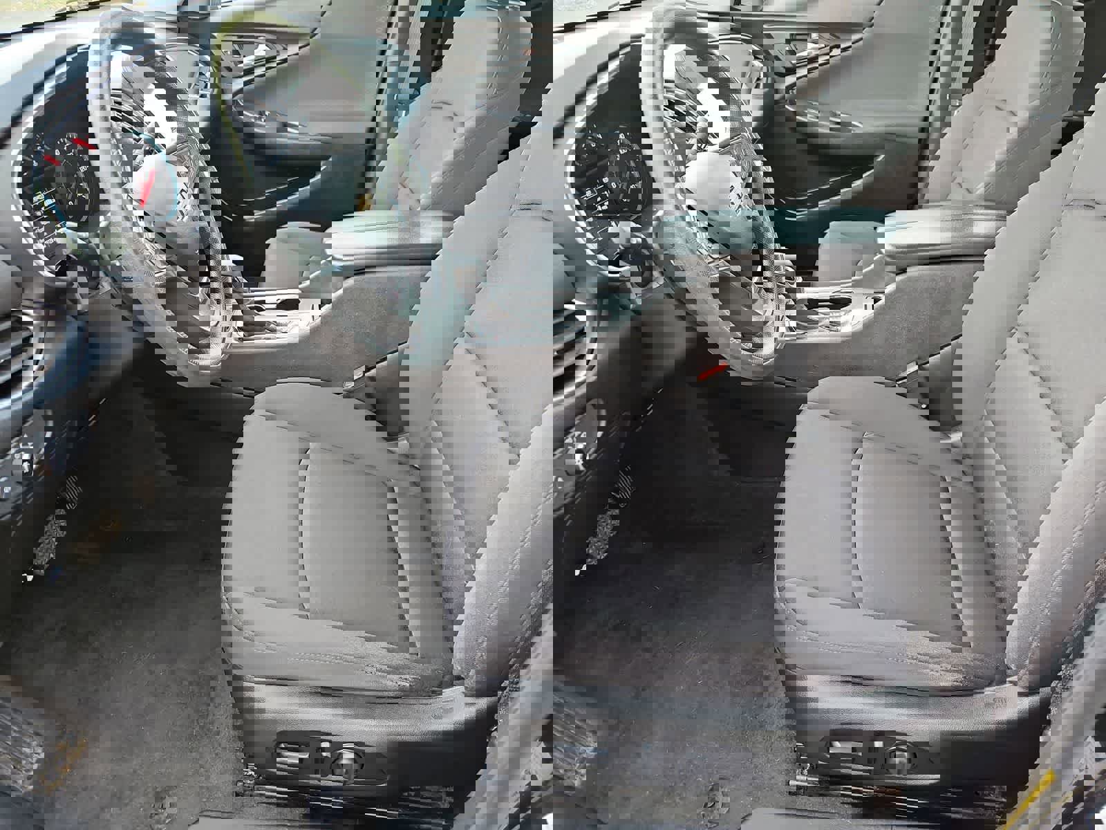 Used 2021 Chevrolet Malibu LT FWD image 16