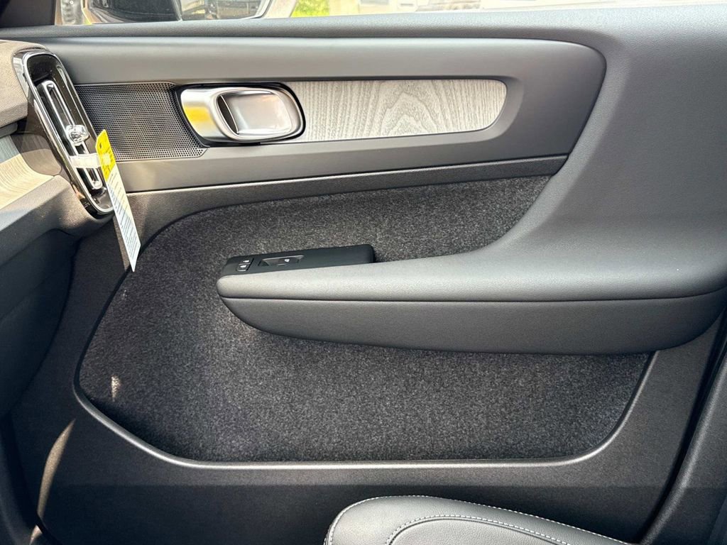 Used 2026 Volvo XC40 B5 Plus w/ Protection Package Premier image 22