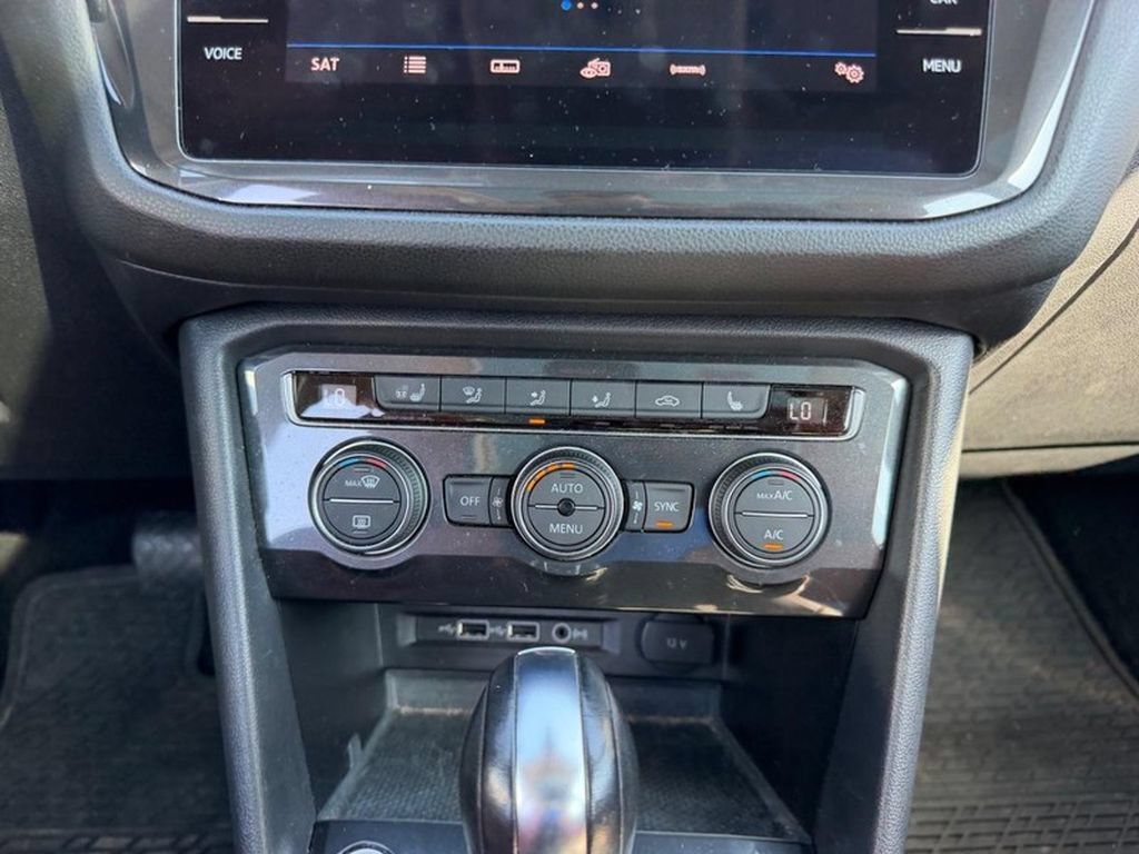 Used 2019 Volkswagen Tiguan SEL Premium AWD/4WD image 16
