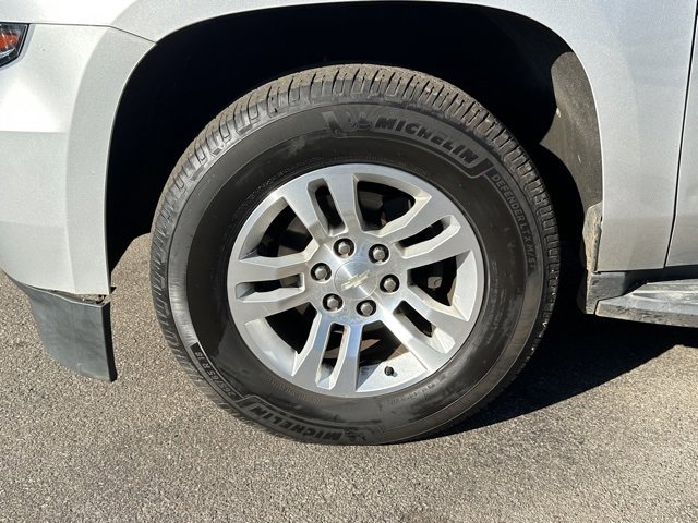 Used 2019 Chevrolet Suburban LT image 9