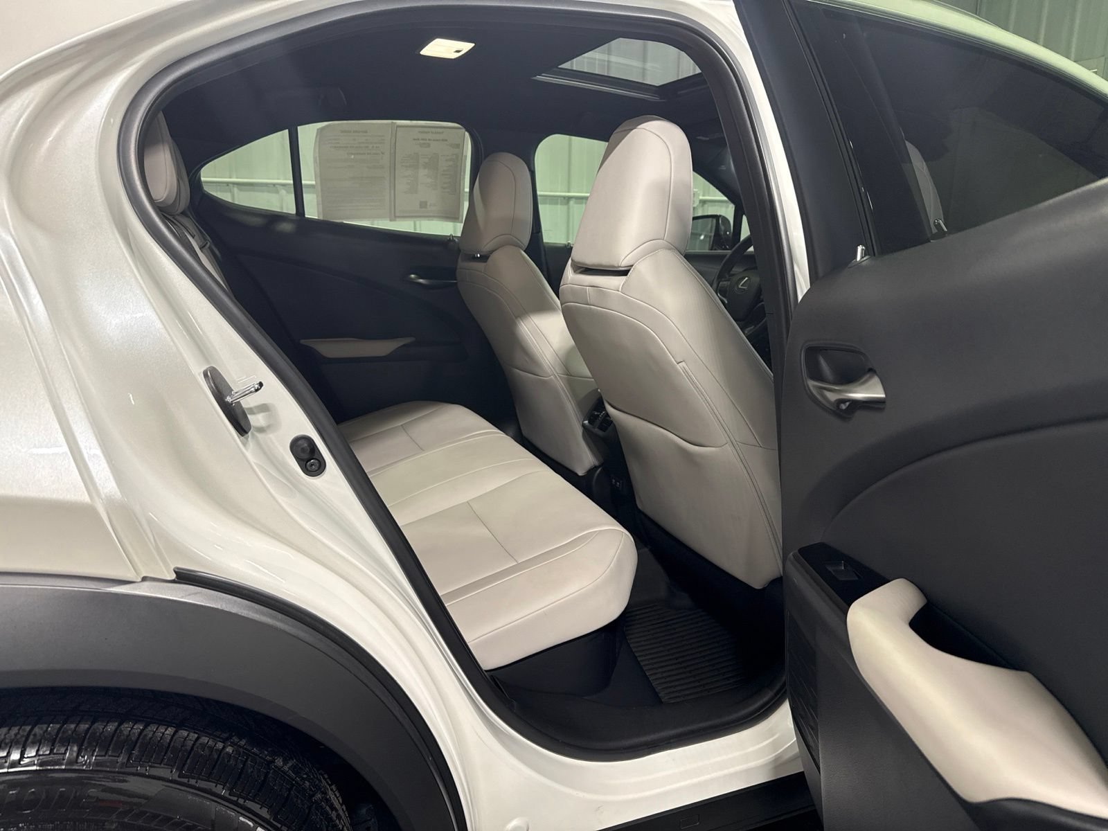Used 2020 Lexus UX 250h w/ Premium Package AWD/4WD image 15