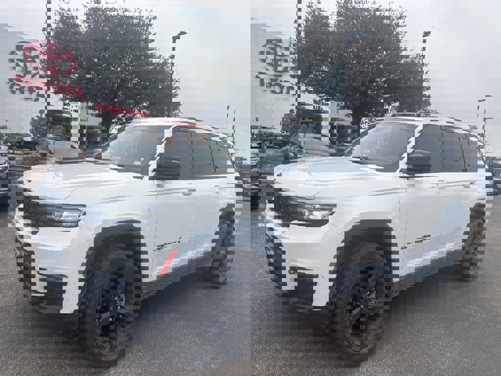 Used 2023 Jeep Grand Cherokee L Limited w/ Black Appearance Package image 1