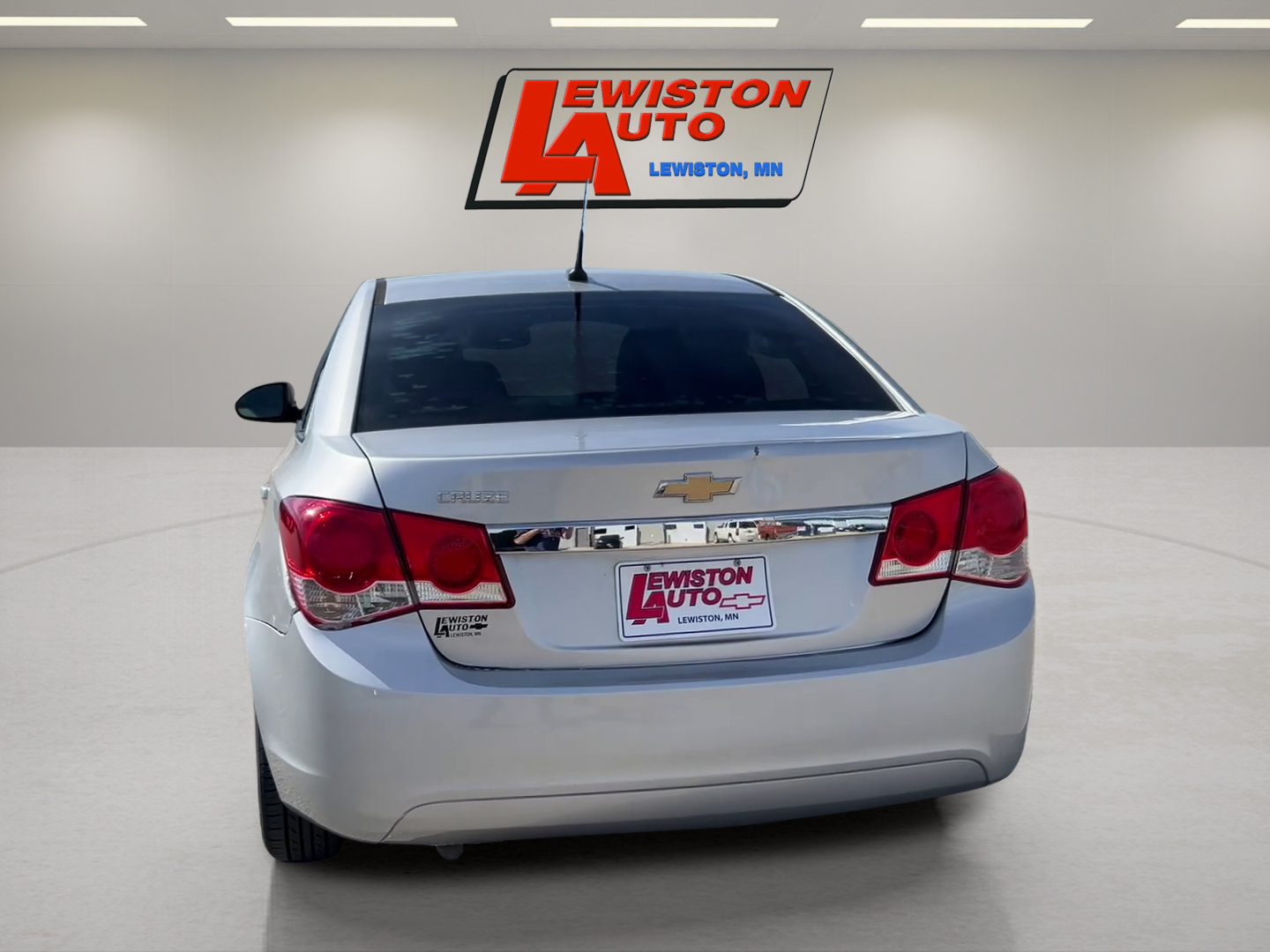 Used 2013 Chevrolet Cruze LS FWD image 4