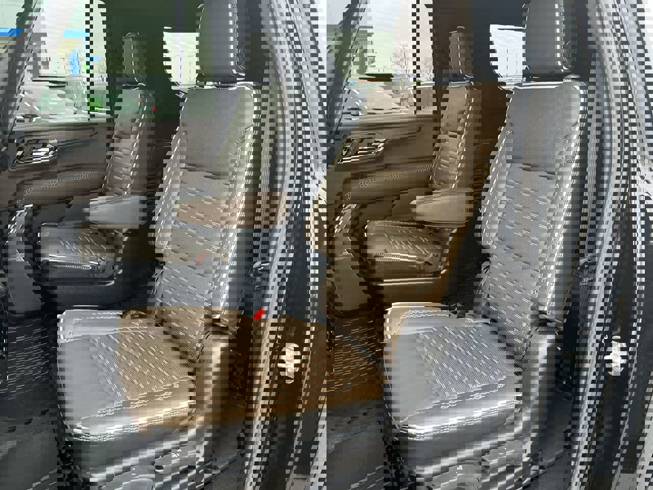 Certified 2025 GMC Yukon XL Denali Ultimate w/ LPO, Floor Liner Package image 14