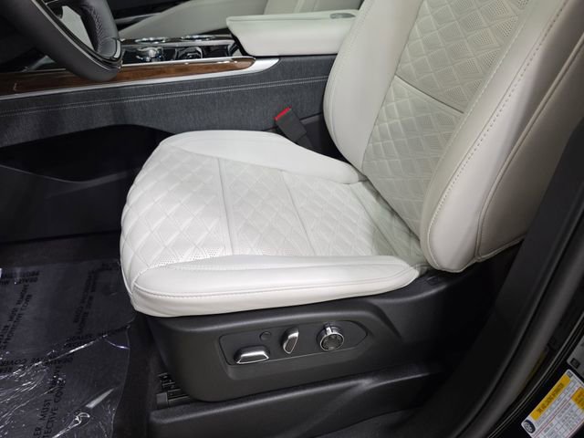 Used 2026 Cadillac Escalade Platinum Luxury image 29