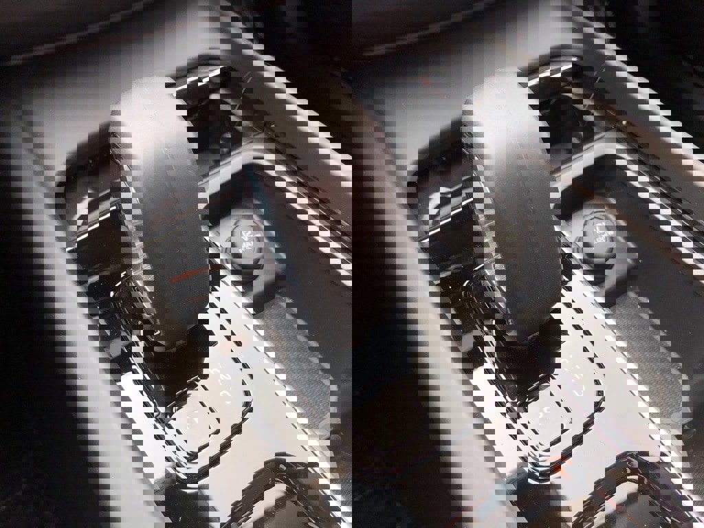 New 2025 Volvo XC60 B5 Core w/ Protection Package Premier image 26