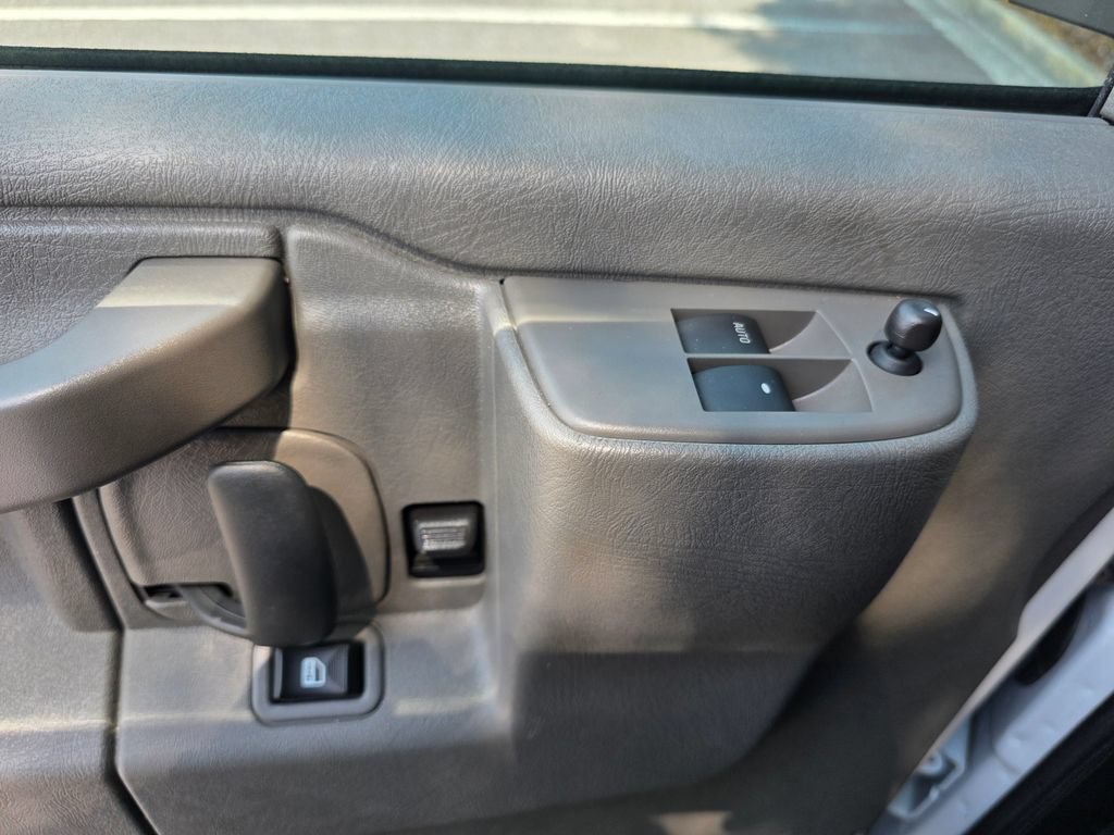 Certified 2025 Chevrolet Express 2500 w/ Driver Convenience Package RWD image 15