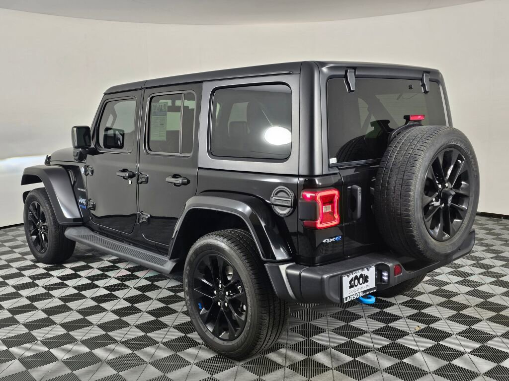 Used 2022 Jeep Wrangler Unlimited Sahara 4xe image 5