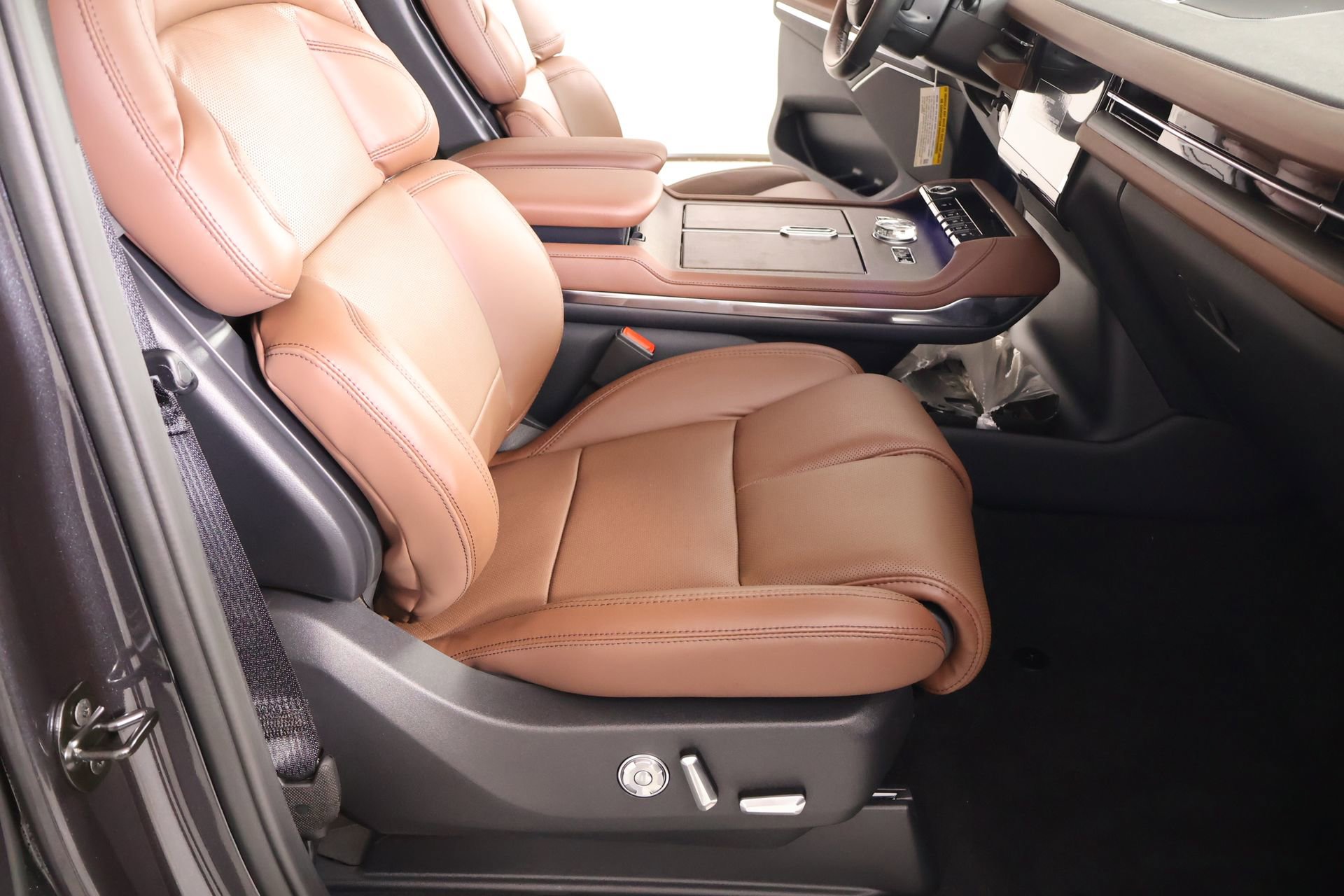 New 2026 Lincoln Navigator Reserve AWD/4WD image 15