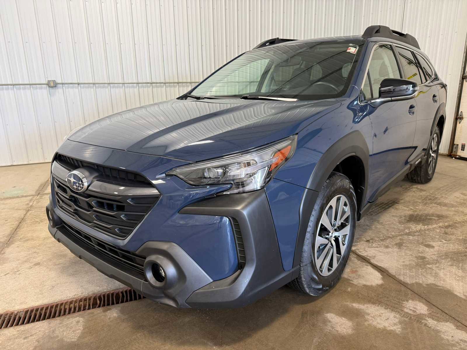 Certified 2024 Subaru Outback Premium AWD/4WD image 1