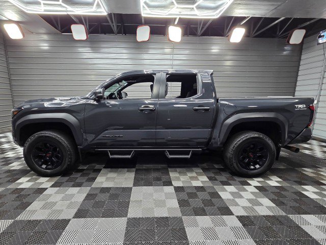 Used 2024 Toyota Tacoma TRD Off-Road w/ TRD Off Road Upgrade Package AWD/4WD image 9