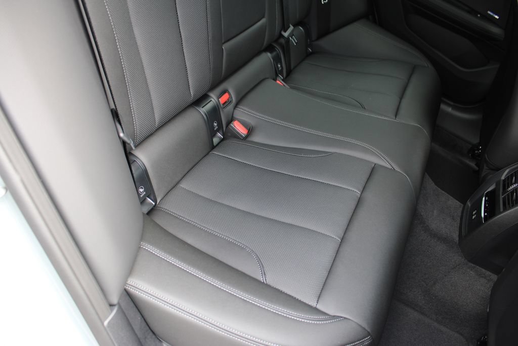 Used 2026 BMW 430i xDrive w/ M Sport Package AWD/4WD image 32