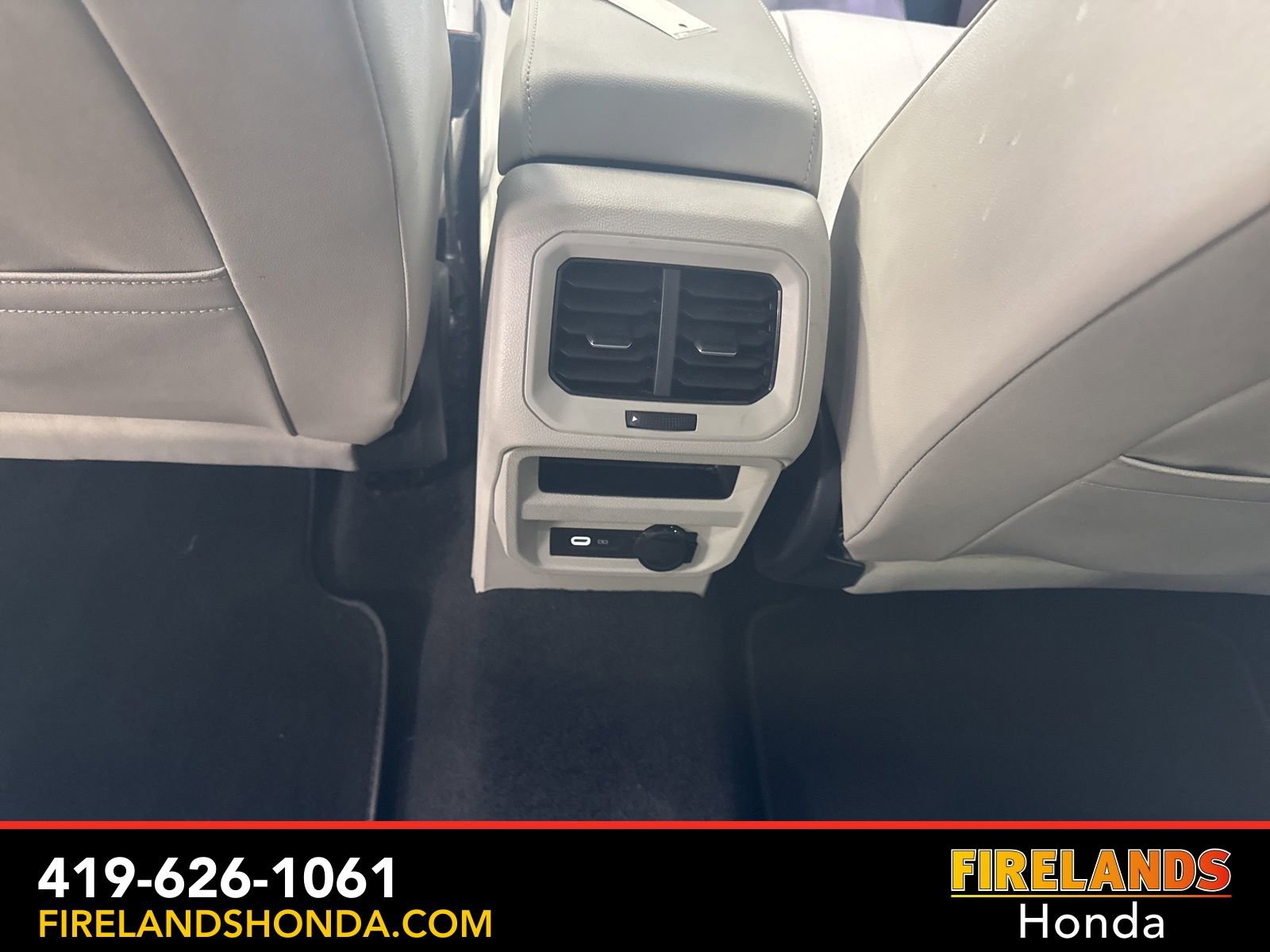 Used 2023 Volkswagen Tiguan SE R-Line image 28