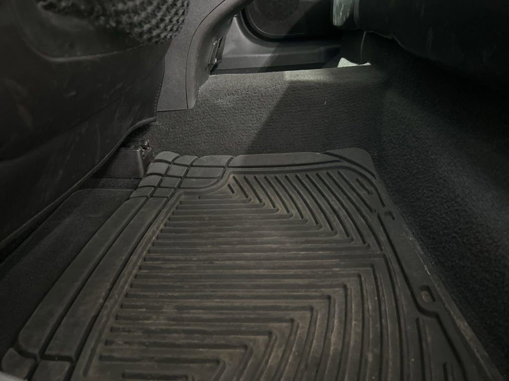 Used 2010 Buick LaCrosse CXL w/ Luxury Package AWD/4WD image 7