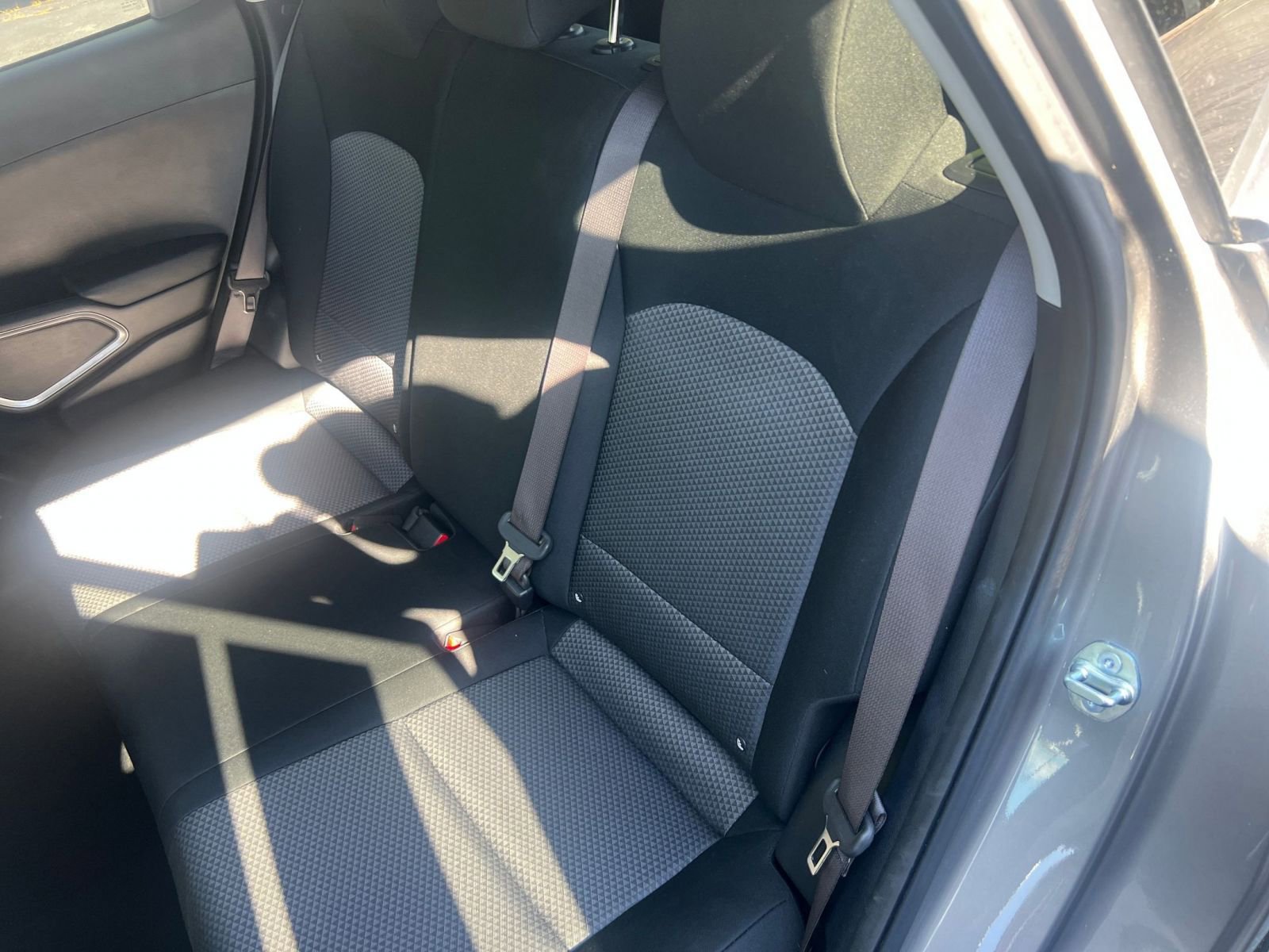 Used 2025 Kia Soul LX w/ LX Technology Package FWD image 32