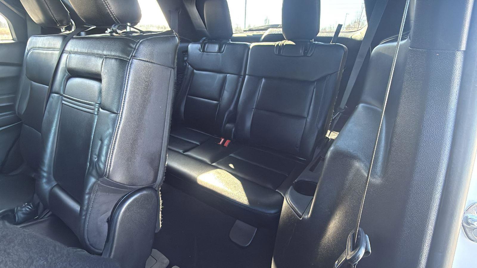 Used 2020 Ford Explorer XLT w/ Equipment Group 202A image 28