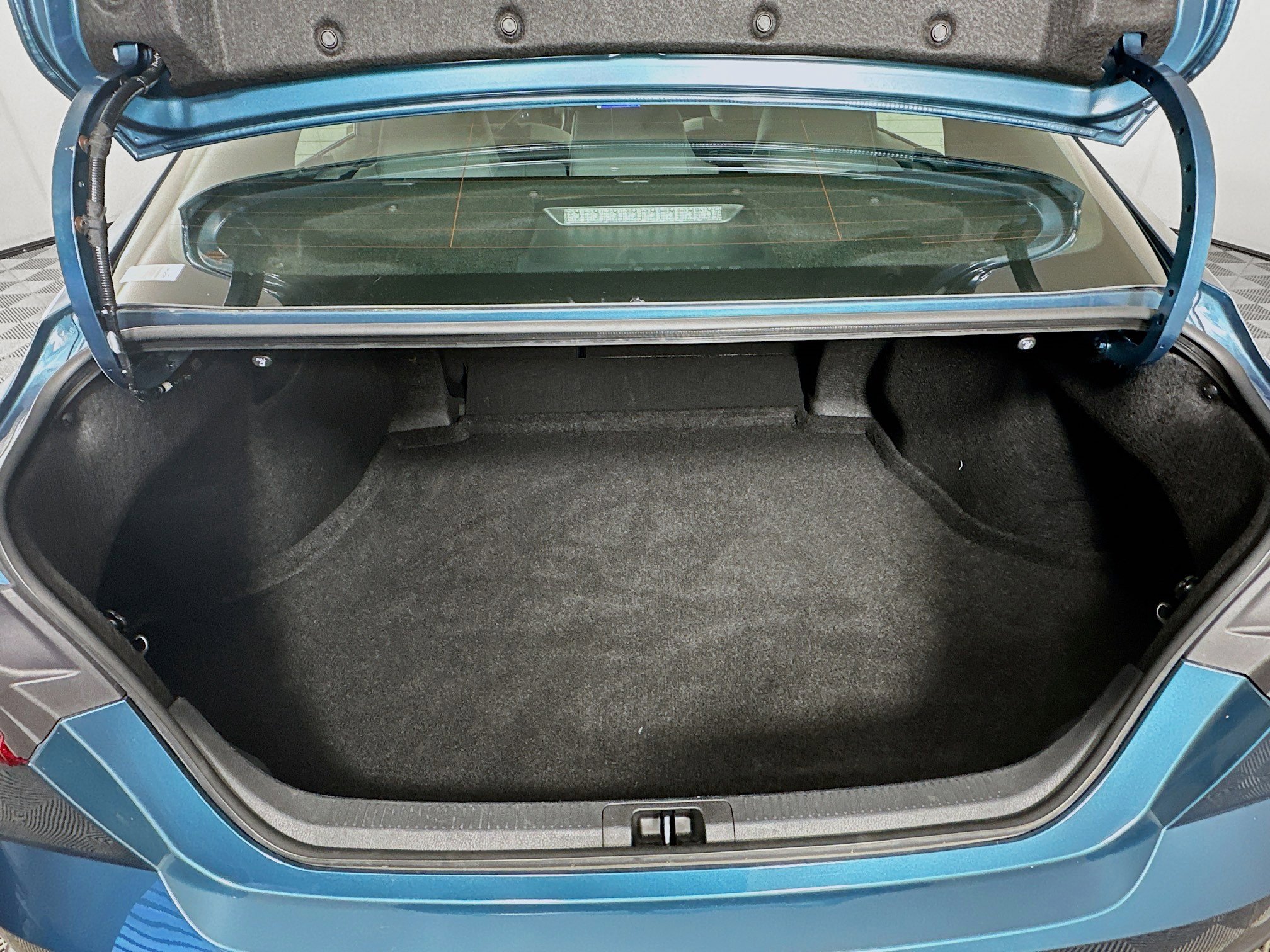 Used 2025 Toyota Camry SE image 27