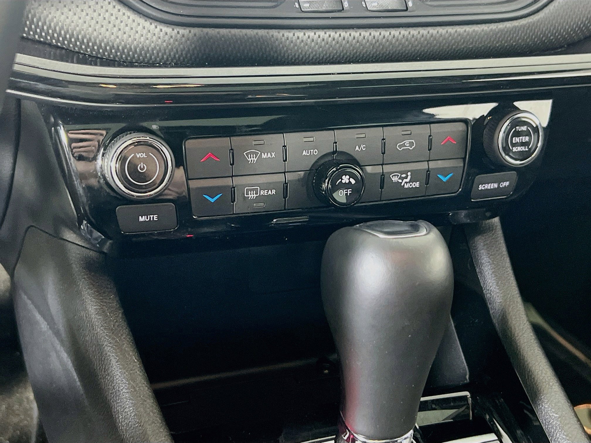 Used 2022 Jeep Compass Latitude w/ Sun and Sound Group AWD/4WD image 15
