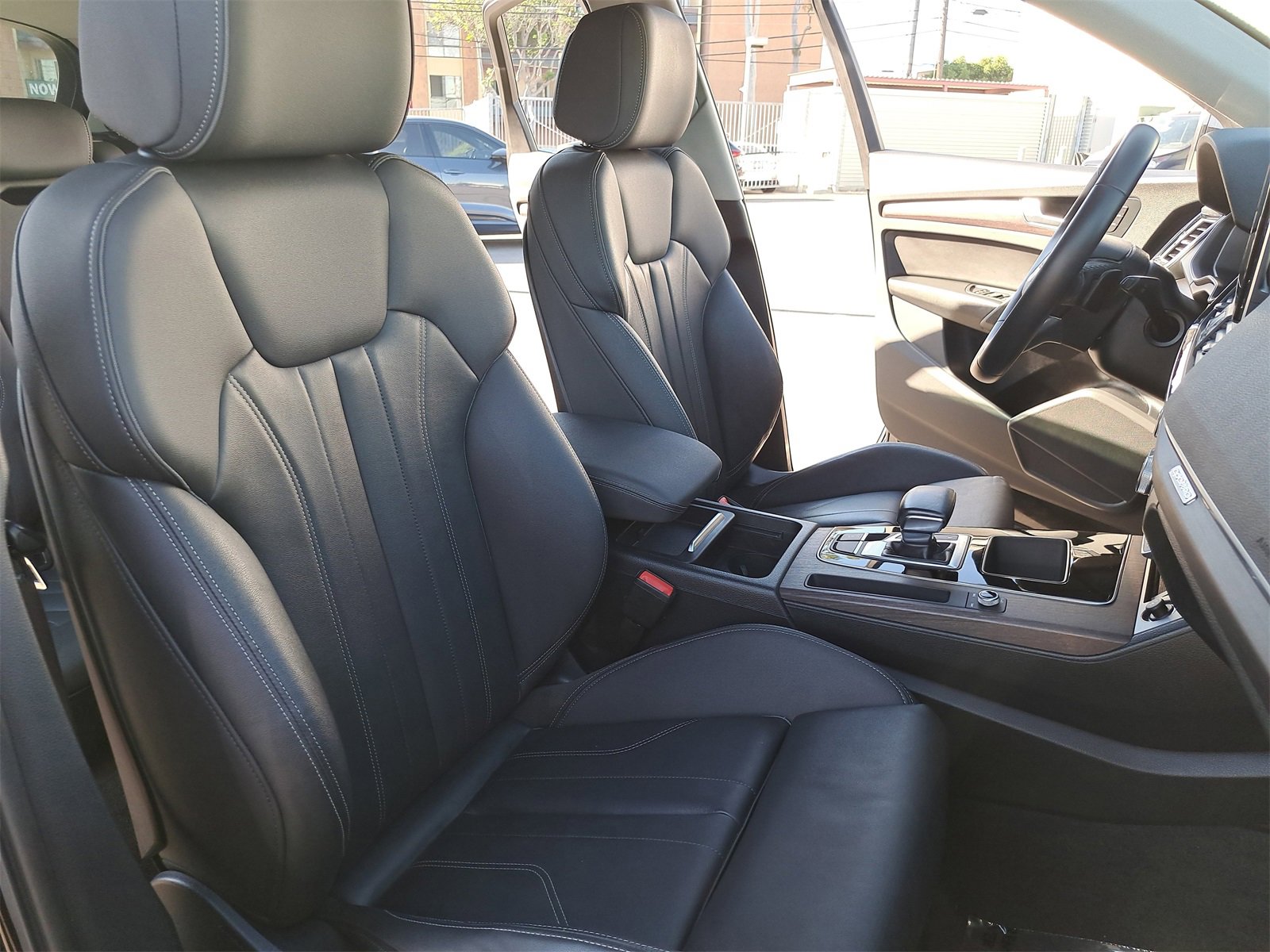 Used 2022 Audi Q5 e Premium w/ Convenience Package image 10