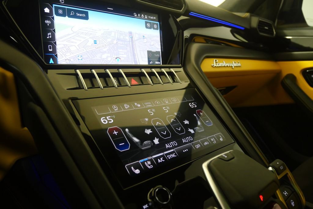 Used 2022 Lamborghini Urus AWD/4WD image 30