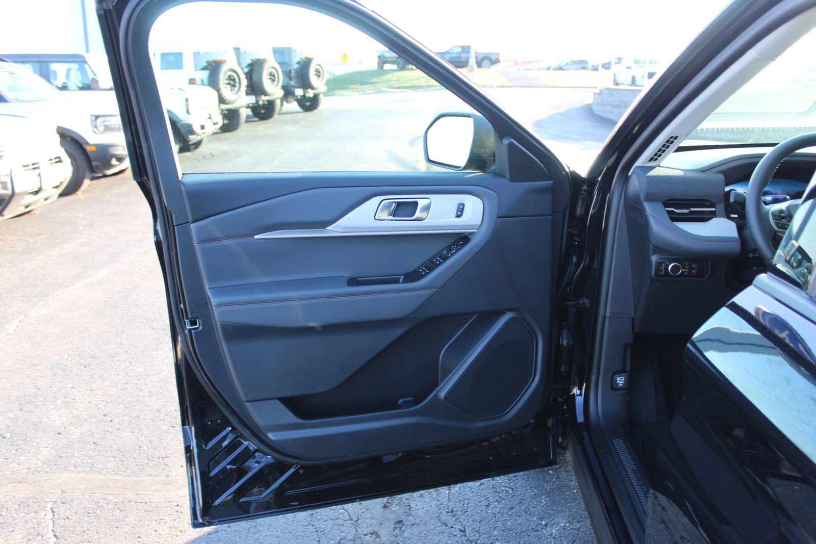 New 2026 Ford Explorer Active image 18