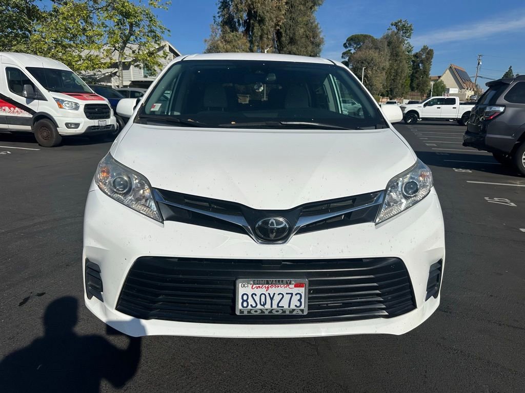 Used 2020 Toyota Sienna LE w/ Carpet Mat Package image 6