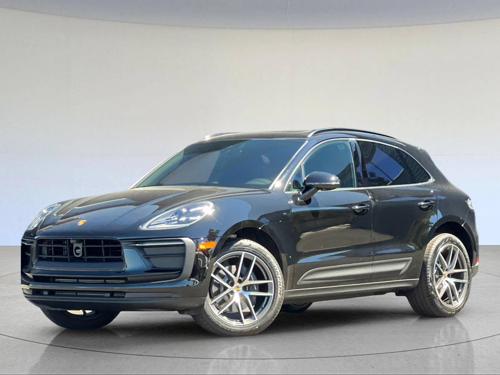 New 2026 Porsche Macan AWD/4WD image 1