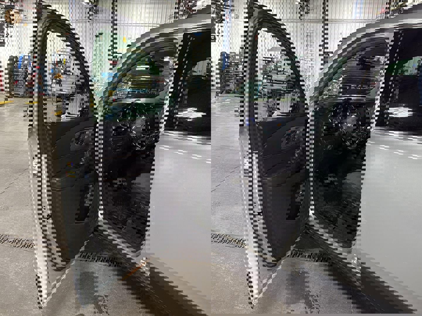 Used 2020 Chevrolet Traverse LT w/ LPO, Cargo Package image 11