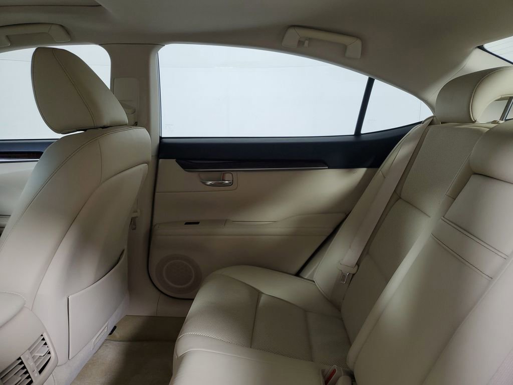 Used 2015 Lexus ES 350 w/ Premium Package FWD image 10