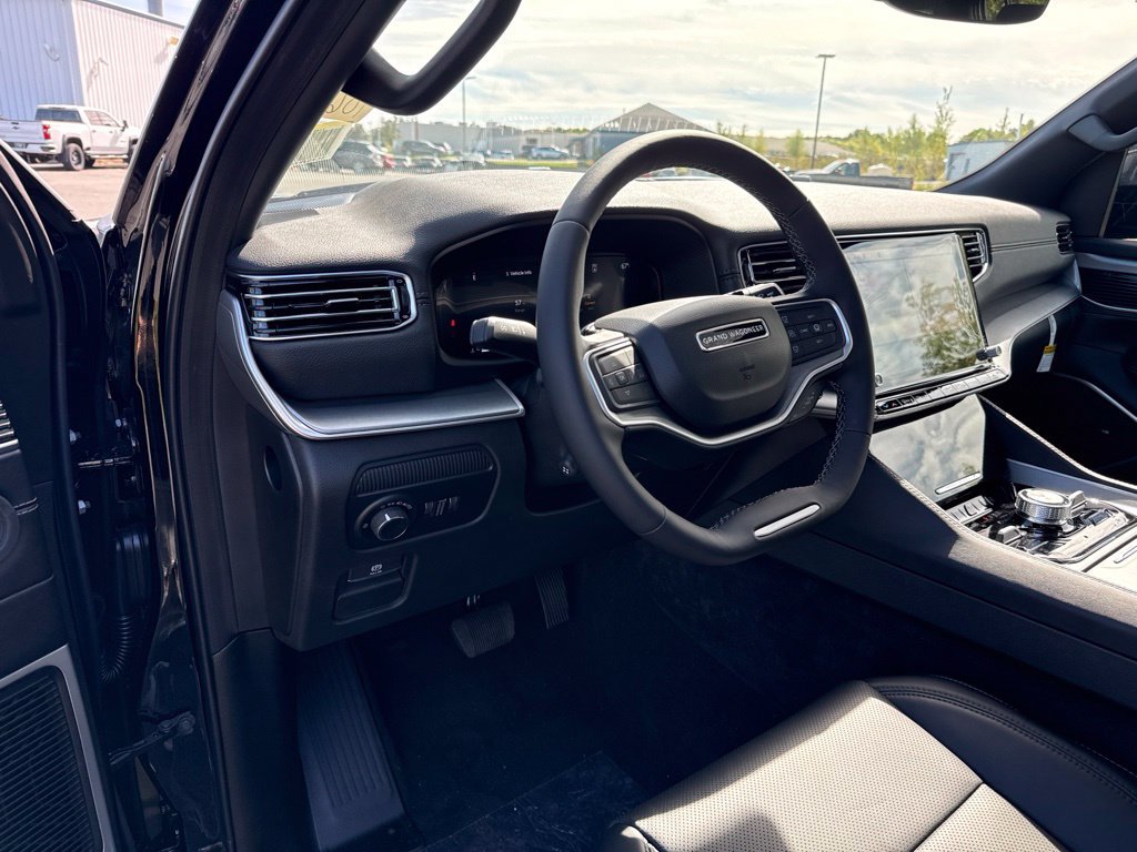 New 2026 Jeep Grand Wagoneer 4WD image 27
